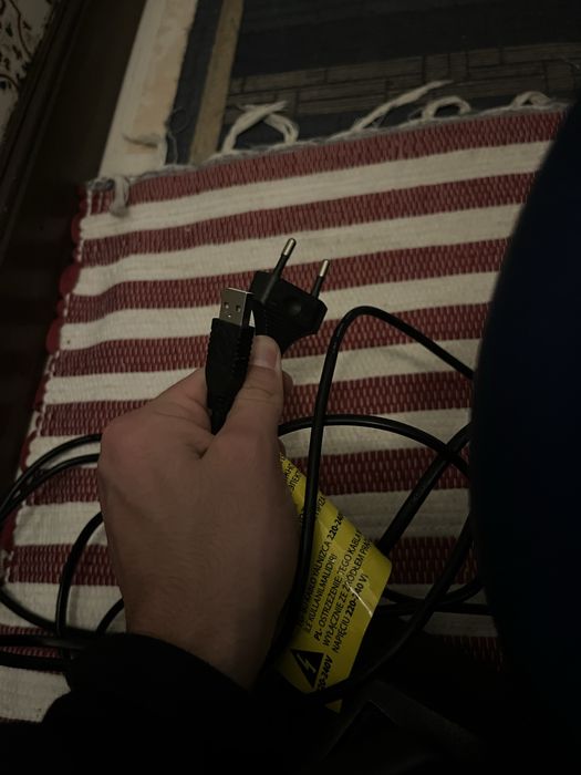 Volante Thrustmaster T150 com pedais, compatível com PS4, PS5 e PC.