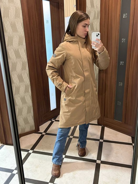 Продам утеплену коричневу куртку / пуховик / пальто Outventure