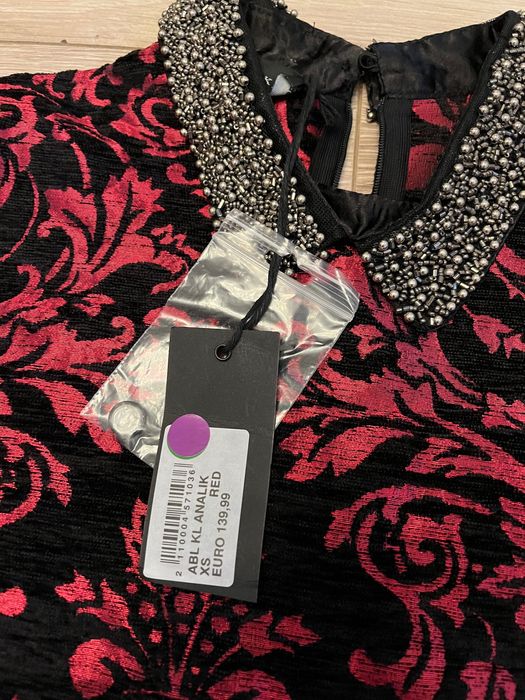 XS 34 Astrid Black Label sukienka z kołnierzykiem