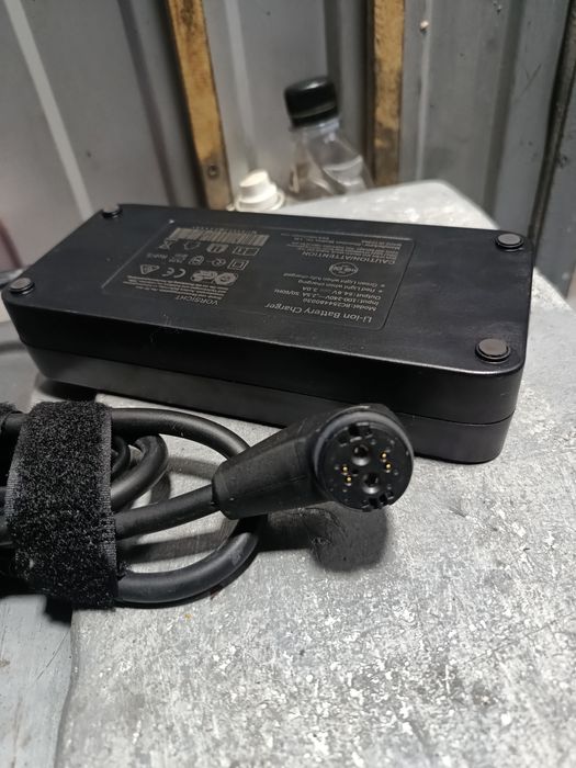 Зарядний пристрій 48 в Ampler електровелосипед Rozenberg