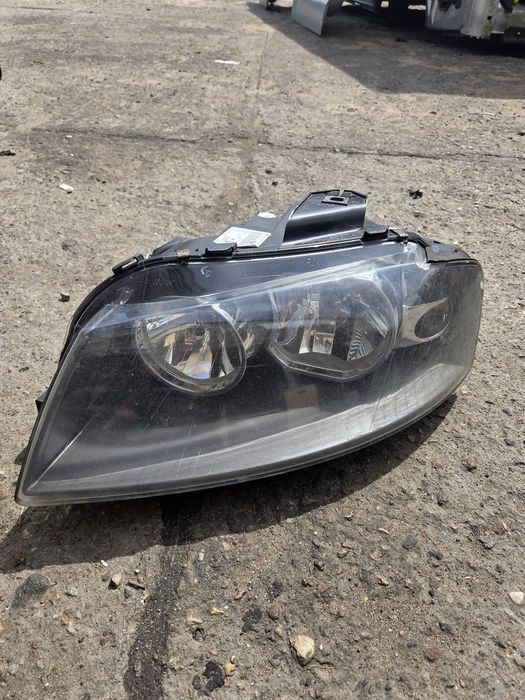 Audi A3 8P lampa przód lewa wersja angielska