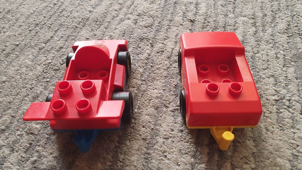 Zestaw Lego Duplo wyścigówka i samochodzik