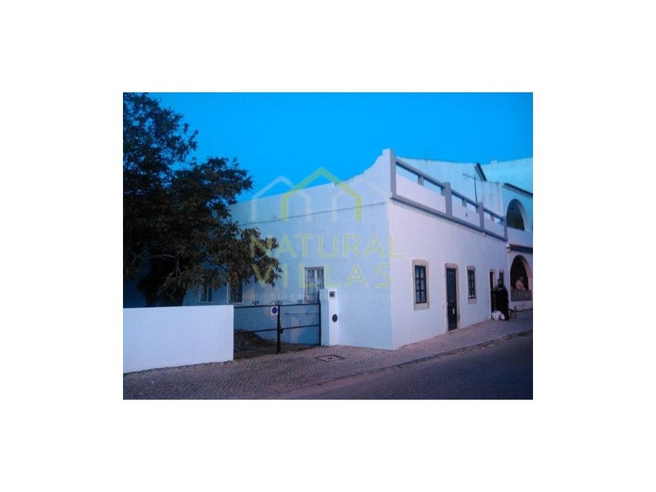 Lote com Projeto para Edifício Multifamiliar em Loulé — São Clemente, Faro