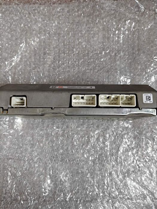 Підсилювач звуку аудіосистеми Toyota Land Cruiser 200 -JBL 86280
