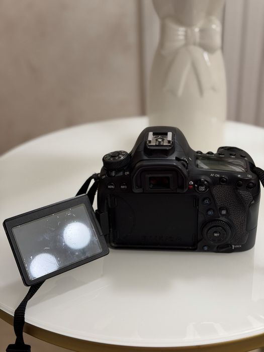 Canon 6d mark 2 у супер стані