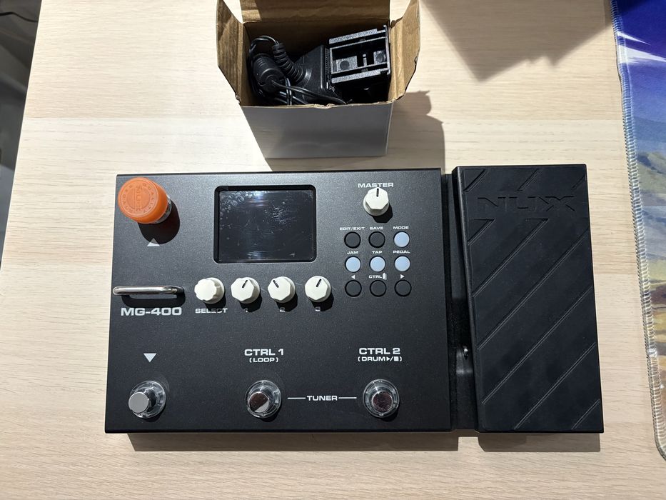 NUX MG-400 (efeitos para guitarra)
