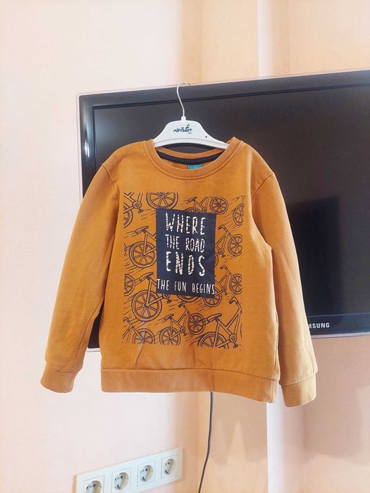 Продам джемпер реглан на мальчика 5 лет