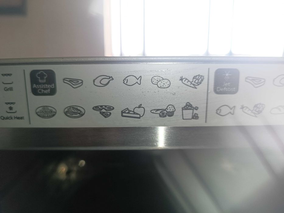Micro-ondas + Forno Whirlpool 6th Sense