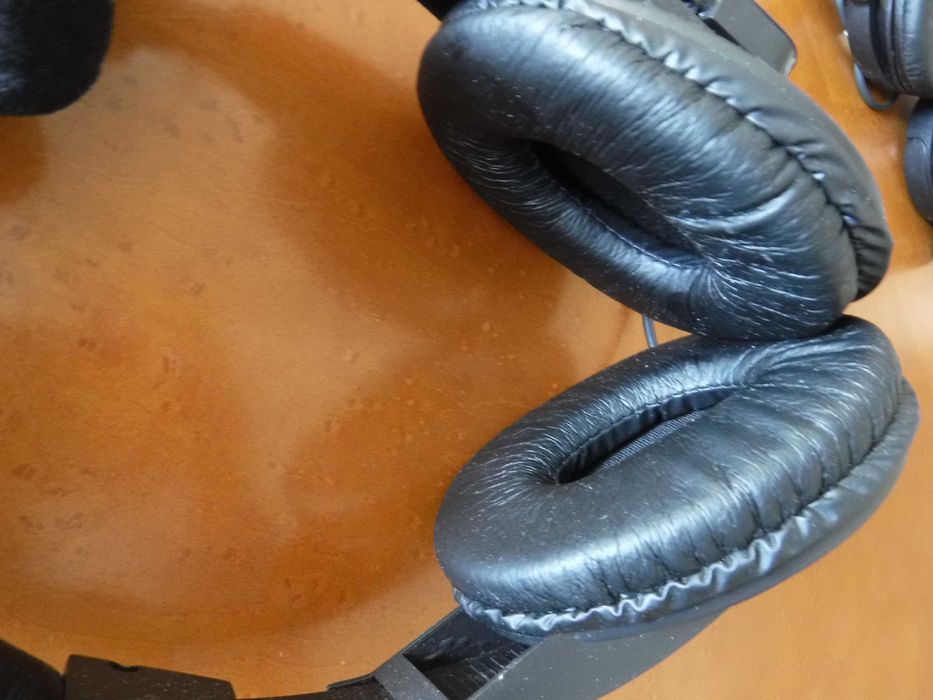 Headphones with Microphone64354196237697121