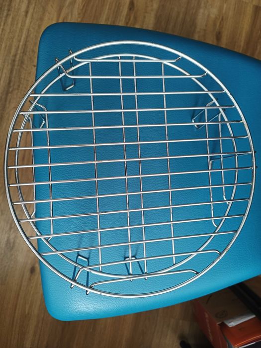 Grelha alta e grelha baixa para microondas, cada 5€