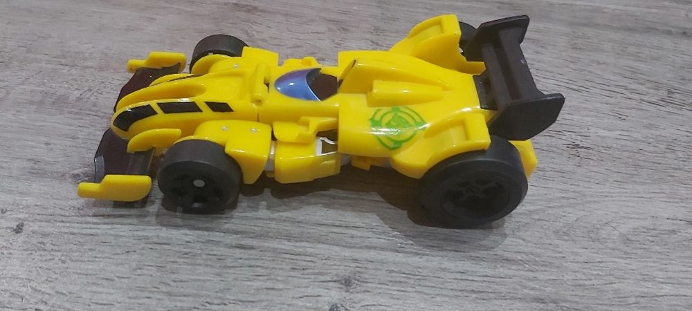 Transformers bumblebe żółty samochód auto robot