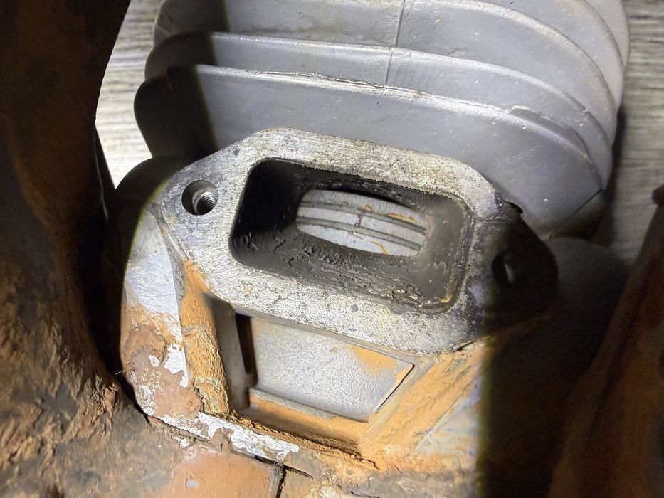 Piła Husqvarna K750 Silnik Cylinder Tłok Wał