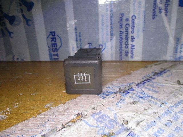 Botão / interruptor desembaciador vidro trás PEUGEOT 405 I Break (15E)