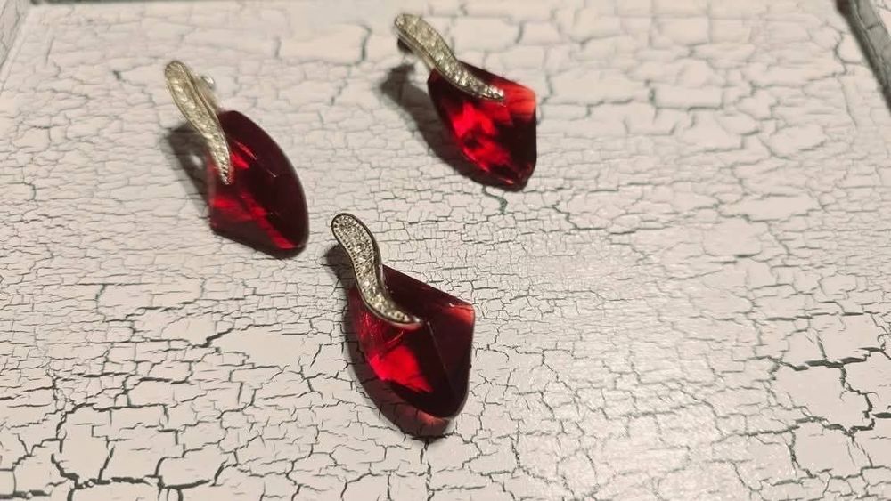 Zestaw kolczyki i zawieszka 
Kolczyki +zawieszka