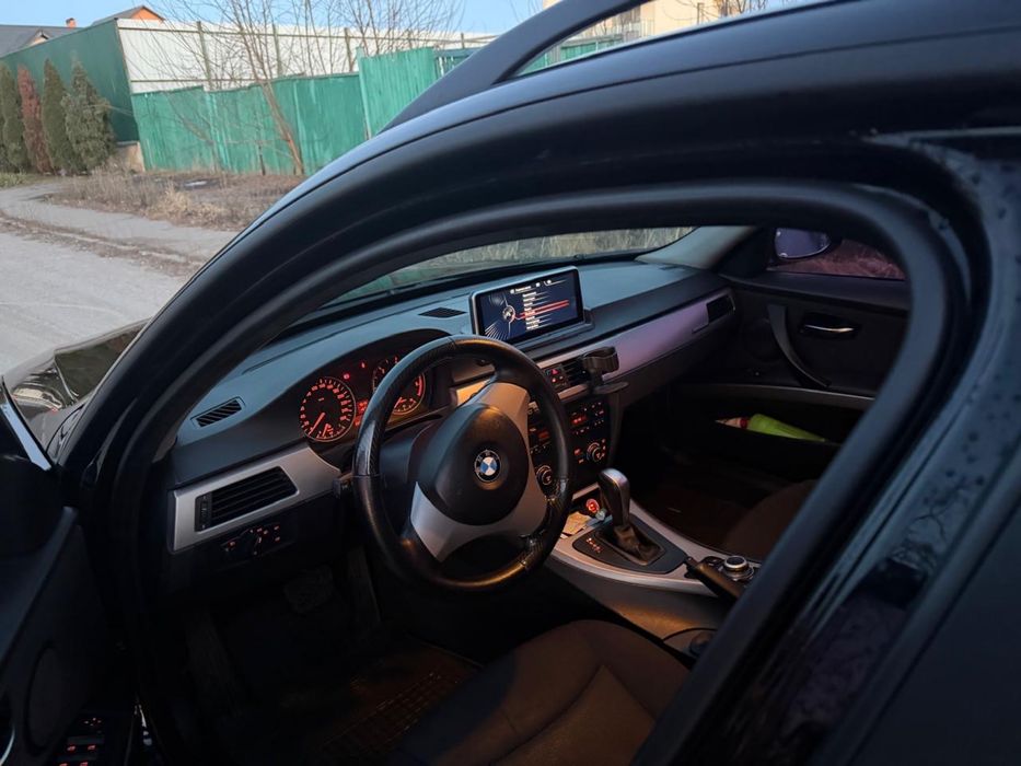Продам BMW E91  2.0d