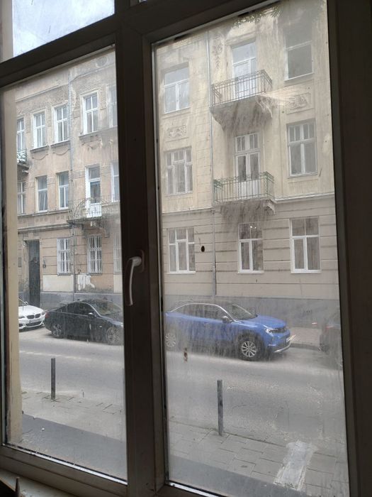 Миття вікон сезонне і після ремонту