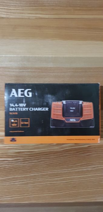 Ładowarka  AEG nowa