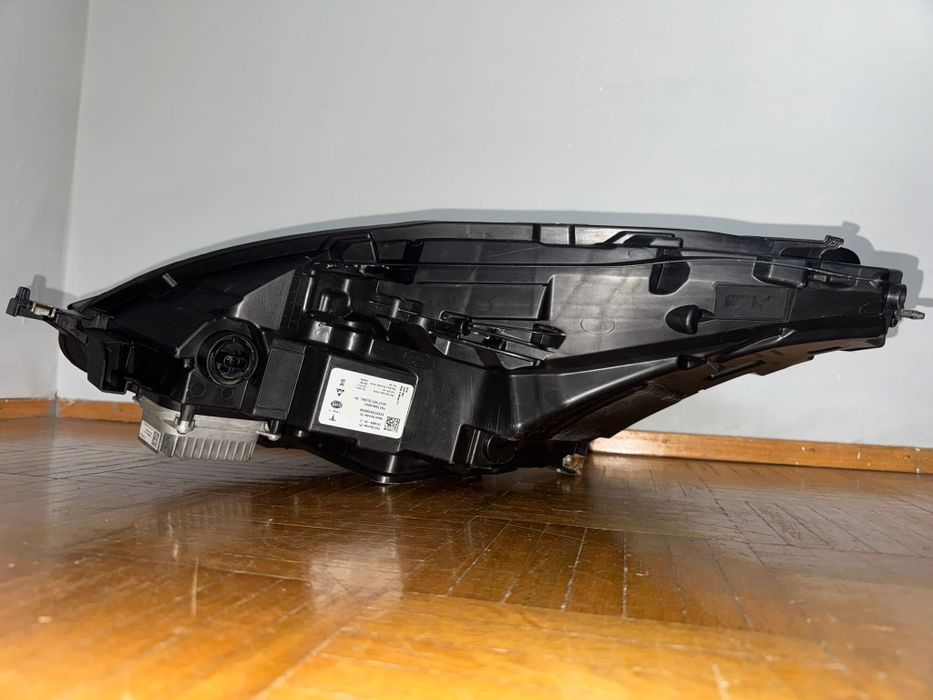 Фара Тесла3,и ТеслаY.  Tesla Model 3. TeslaY  151495-00-C