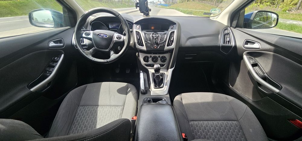 Ford Focus •2014• Stan BDB NOWY ROZRZĄD! Asystent parkowania !