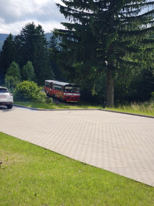 Sprzedam apartament z widokiem na góry.