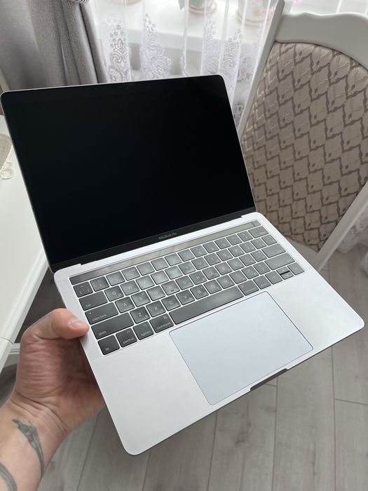 Mackbpok pro 2017 A1706, apple