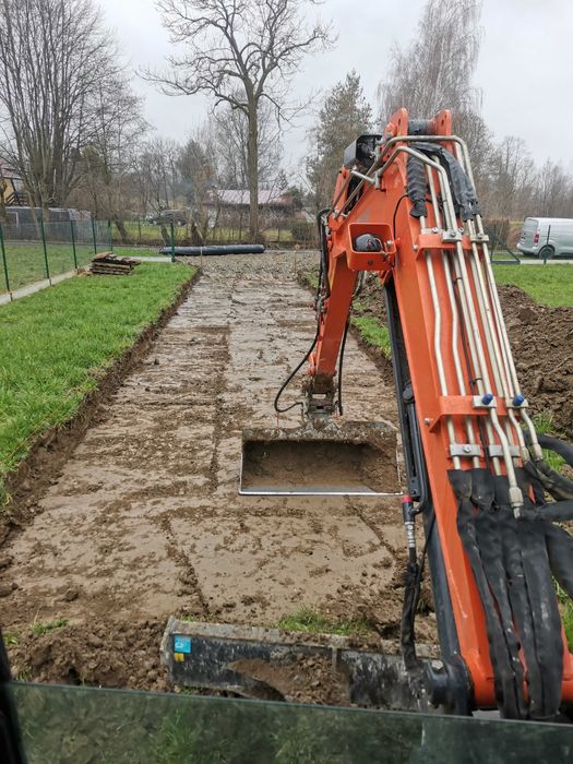 Przyłącza kan Roboty ziemne koparka niewalcja wykop zasypka utwardzeni