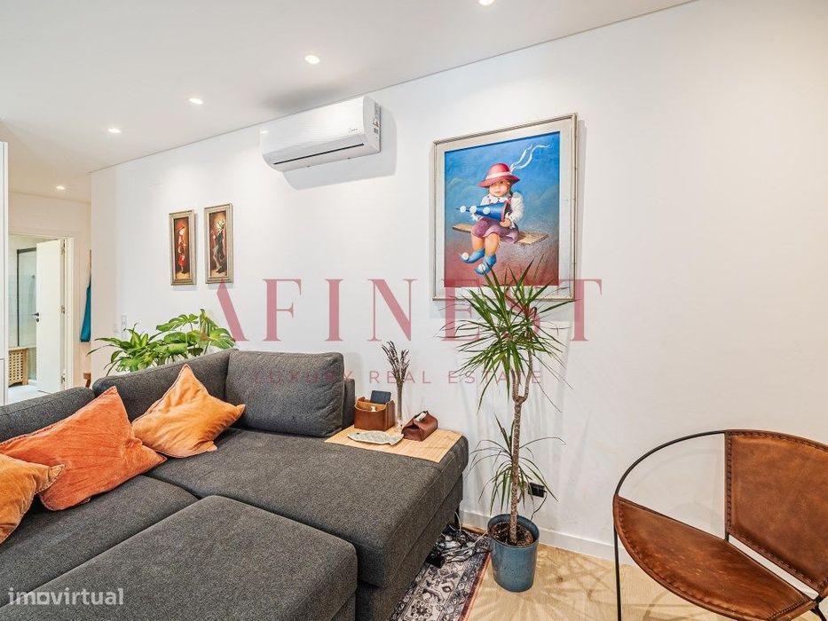 Apartamento T1 + 1 No Centro De Cascais