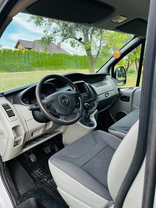 Vivaro 2.0 2011 84 kw sprowadzony zarejestrowany, hak
