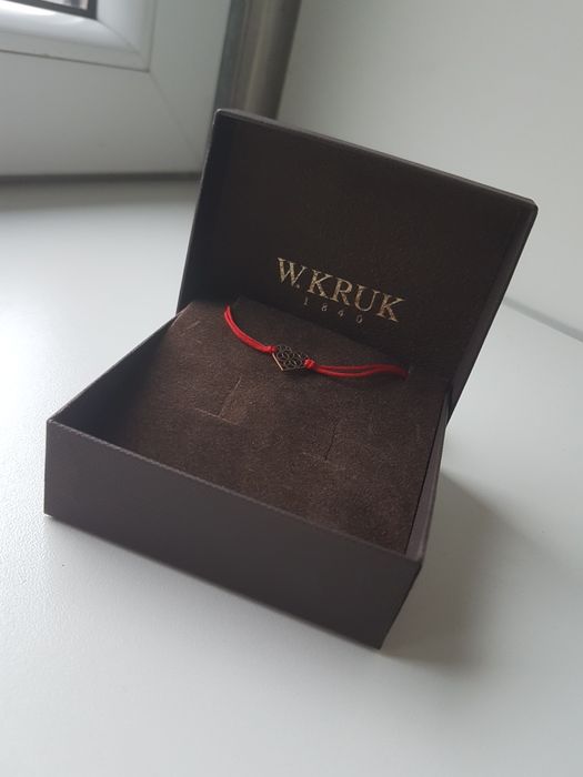 Czerwona bransoletka z serduszkiem