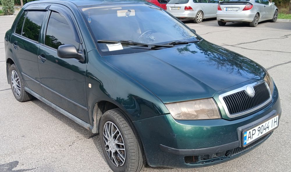 Продам Шкода Фабіа 2001р. Гарна помічниця в будених справах!!!Не капризна!! Не знайомить з усіма майстрами міста!!Заводиться- їде- везе!!