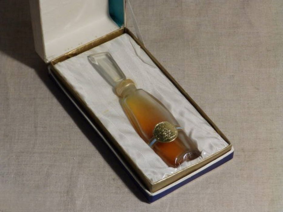 ЗАПЕЧАТАННЫЕ Духи «КОРАБЕЛЫ» Алые Паруса 1970-е винтажный парЙфюм СССР