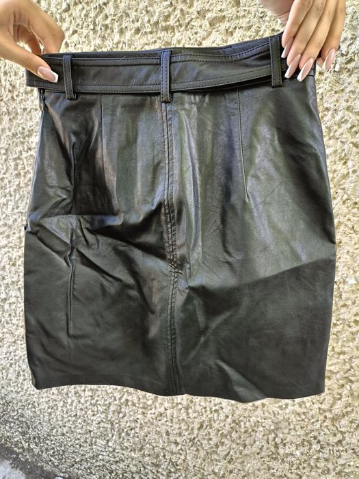 Спідничка з екошкіри