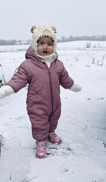 Дитячий комбенізон і кеди