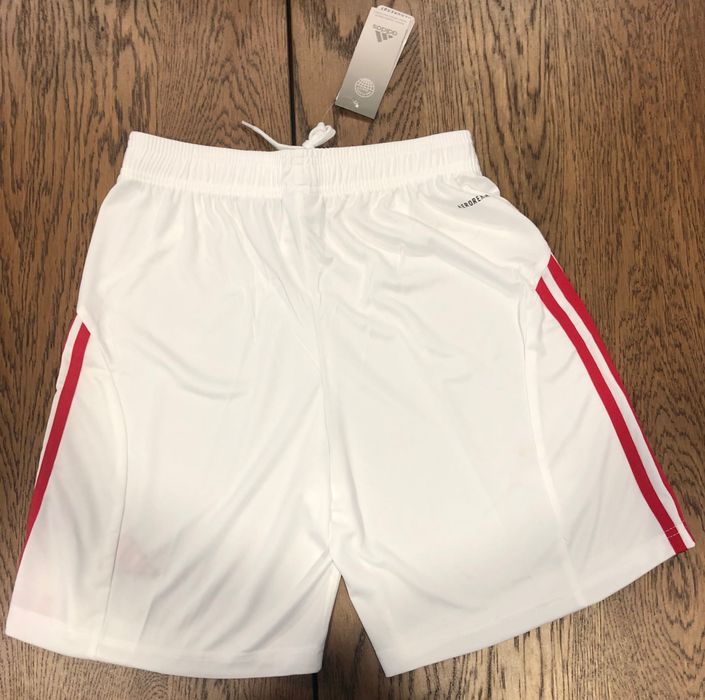 Calções Benfica, Novos