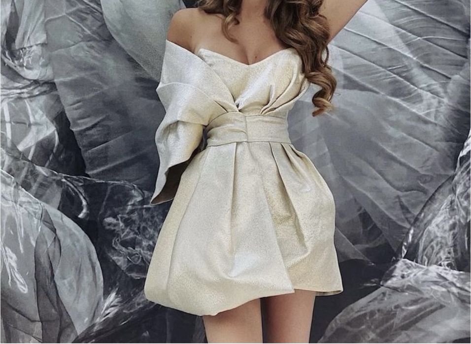 Вечірнє вбрання, S