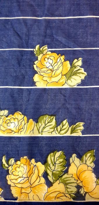 Jedwabna szyfonowa apaszka.