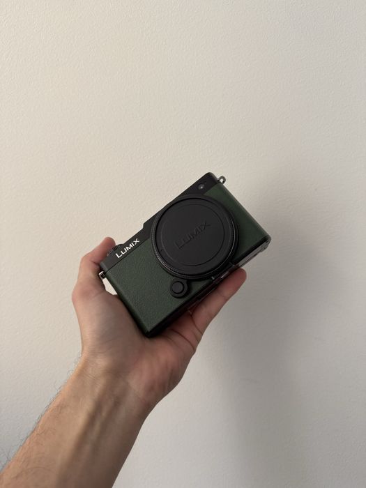 Нова Panasonic Lumix DC-S9E, S9, Body, Dark Olive