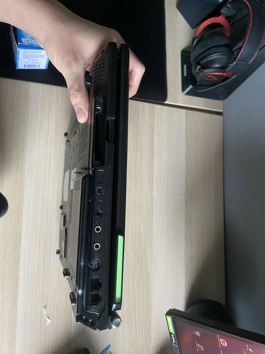 Retro laptop gamingowy ASUS G1S C2D T7300 3 gb 8600m gt 120gb SSD