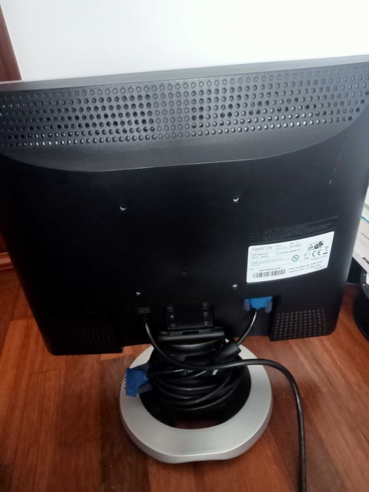Monitor LCD 17" Samtron 73V (Samsung)