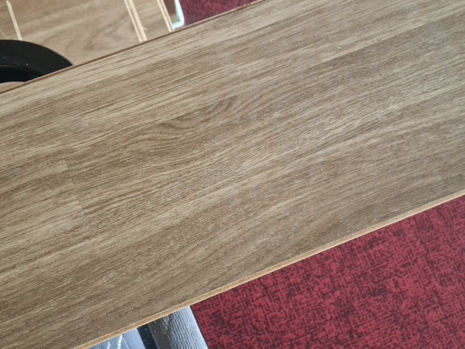 Chão flutuante cor carvalho, 62m2   3 meses  uso