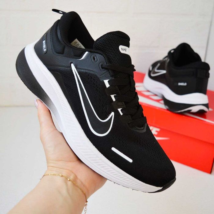 Nike Shield Black White чоловічі кросівки чорні з білим розмір 41–46
