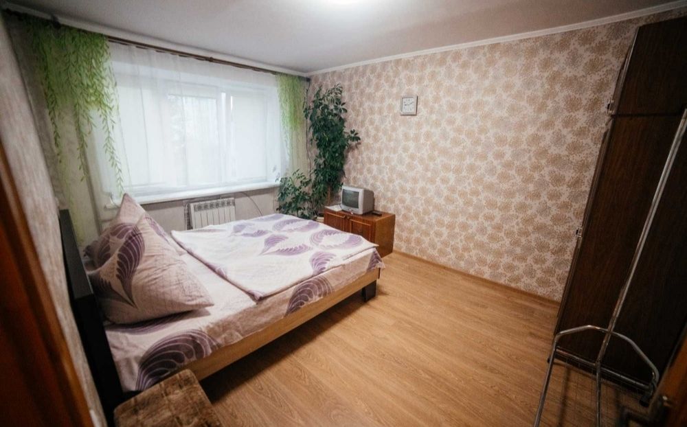 Центр..2 кімнатна квартира.