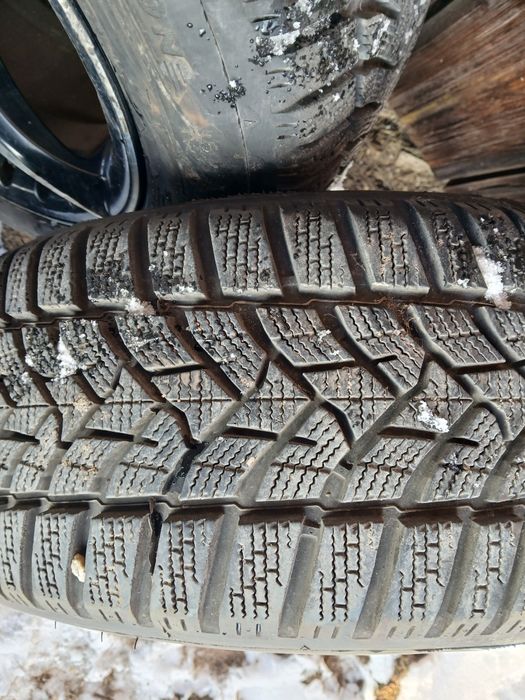 Opony zimowe 16 =205/60