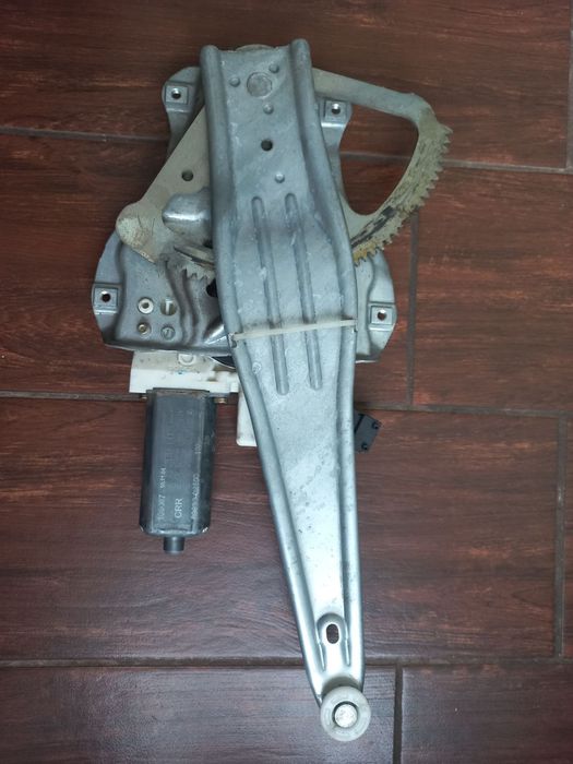 Склопідйомник Toyota Corolla 2004- 2006 р.