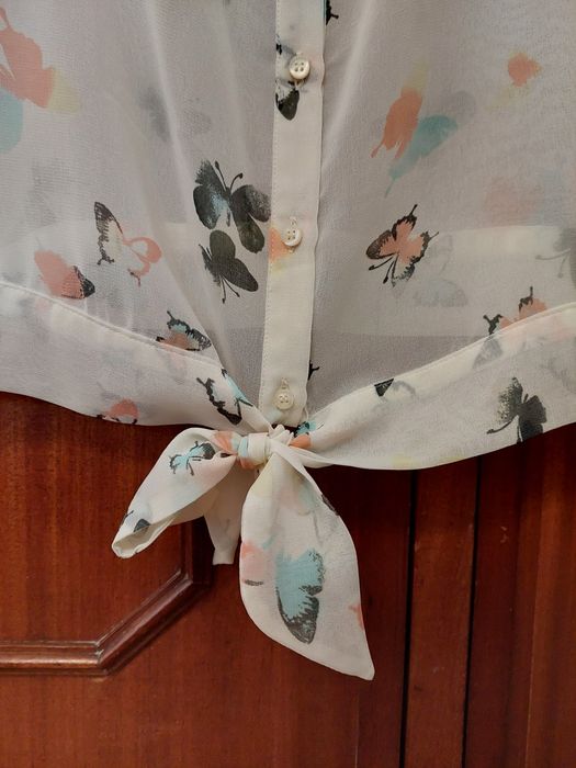 Blusa Bershka com borboletas