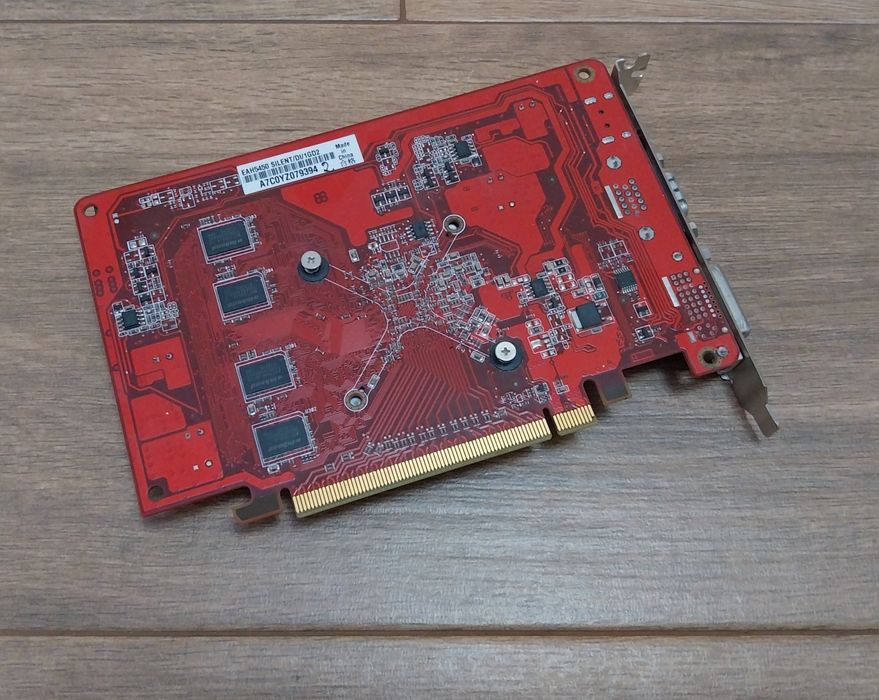 Placa gráfica Radeon HD5450 com 2Gb DDR2