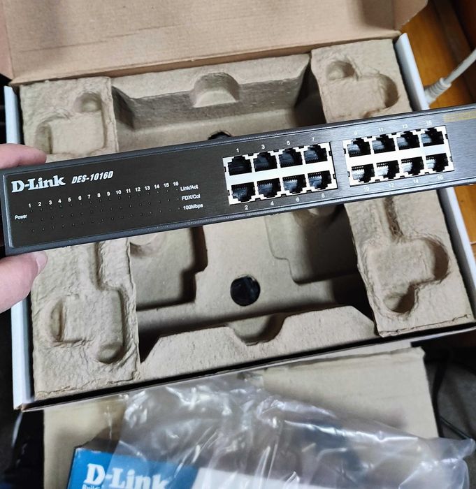 Комутатори мережеві 16-портові switch D-Link Planet Canyon 100 Мбіт/с