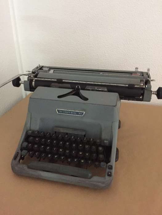 Máquina de Escrever Antiga IMPERIAL 70