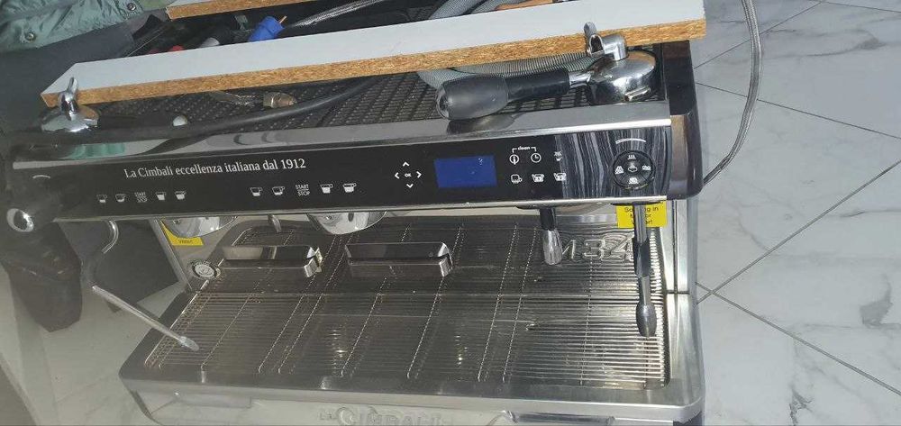 Продам професійну кавомашину La Cimbali M34