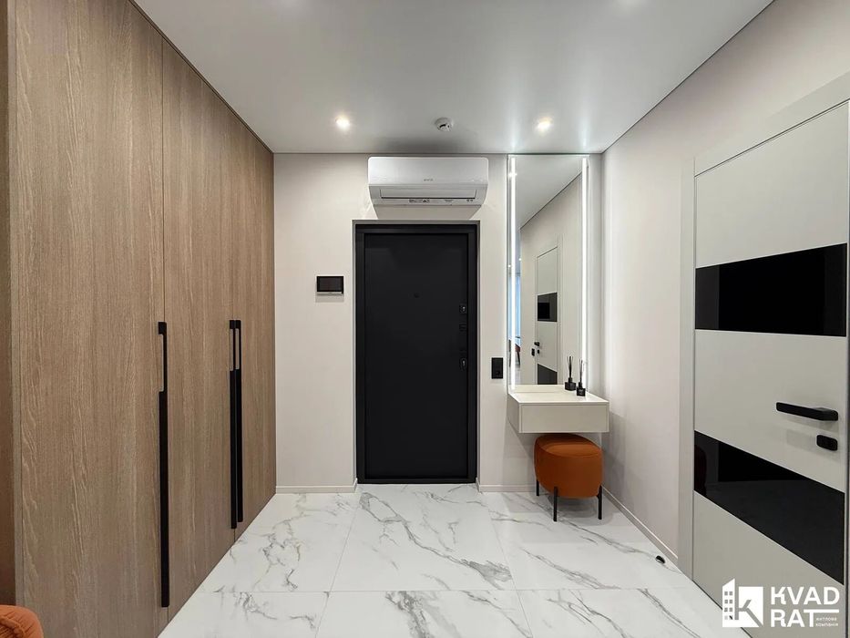 Квартира першої здачі в самрму центрі  1.5 кім